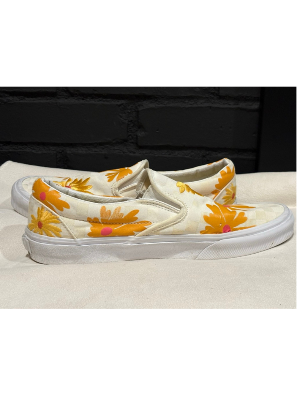 Women's Vans Slip-On Daisy Checkered Sneakers White Yellow - Picture 5 of 6